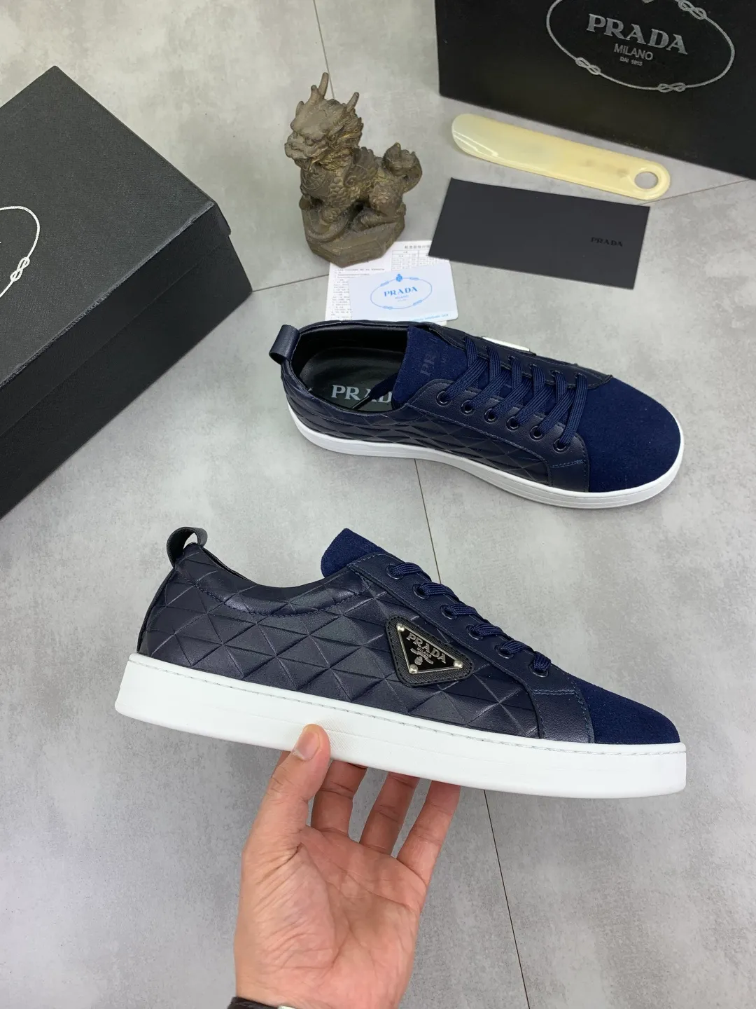Men's Men's Shoes💰P420💰[New Style] The latest classic model of high-quality PRADA breathable and comfortable men's shoes has been launched on the official website, 1:1 replica, synchronized in Hong Kong, and on the same catwalk; all made of calfskin with breathable mesh fabric ➕Imported soft Soft and comfortable sheepskin lining, 🍡🍡original rubber outsole is non-slip and wear-resistant; comfortable to wear, attractive style, fine workmanship, and simple and neat shoe last, showing a man's courage and toughness, 👍Size: 39-44 2️⃣Color🉑️Choose